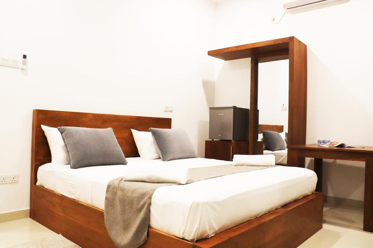 Marakolliya Beach Resort Tangalle Ngoại thất bức ảnh