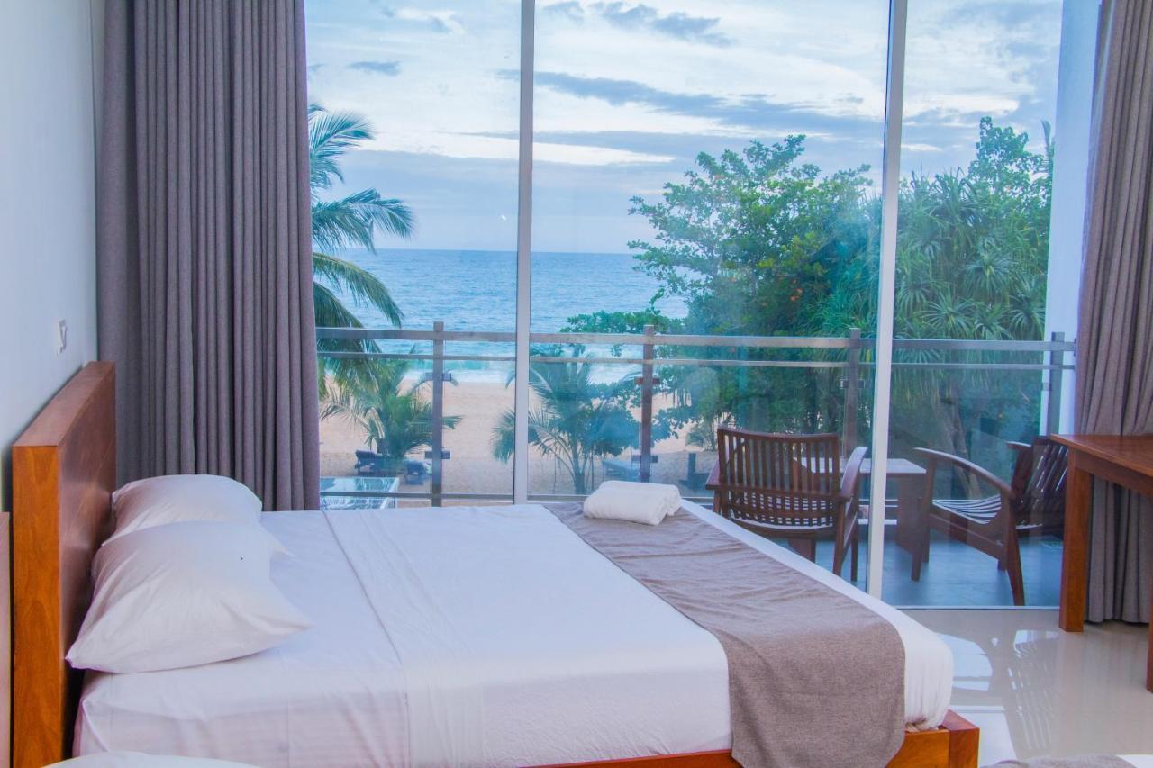 Marakolliya Beach Resort Tangalle Ngoại thất bức ảnh