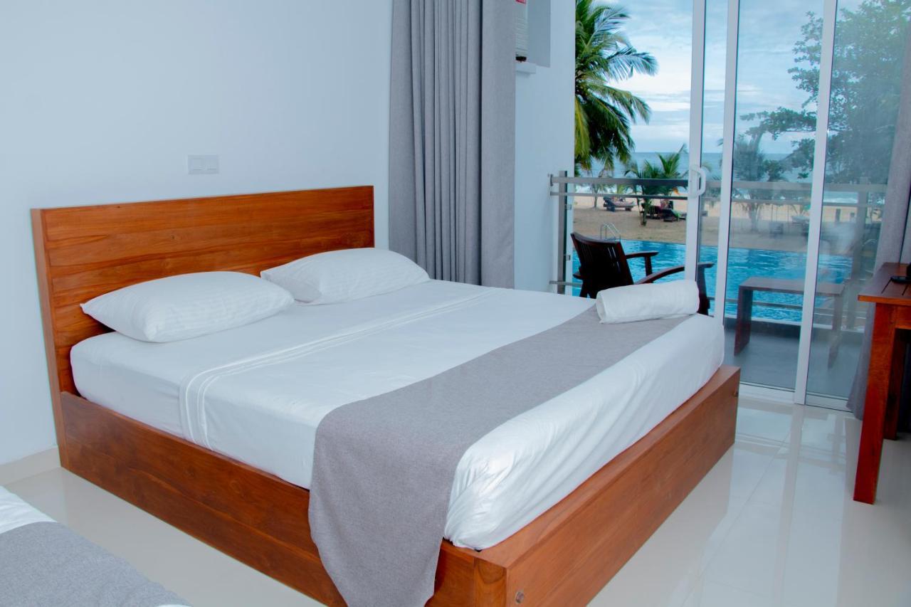 Marakolliya Beach Resort Tangalle Ngoại thất bức ảnh