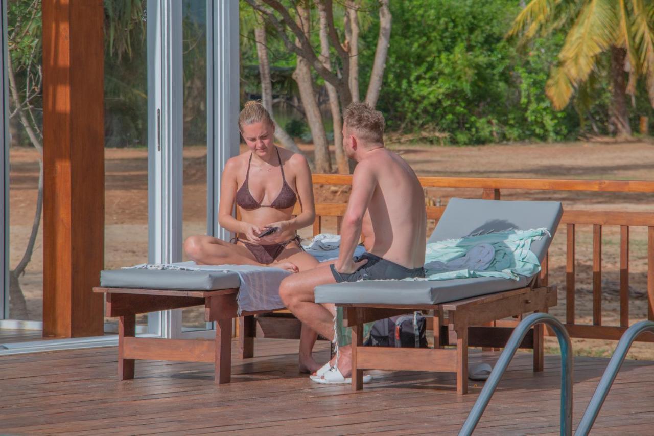 Marakolliya Beach Resort Tangalle Ngoại thất bức ảnh